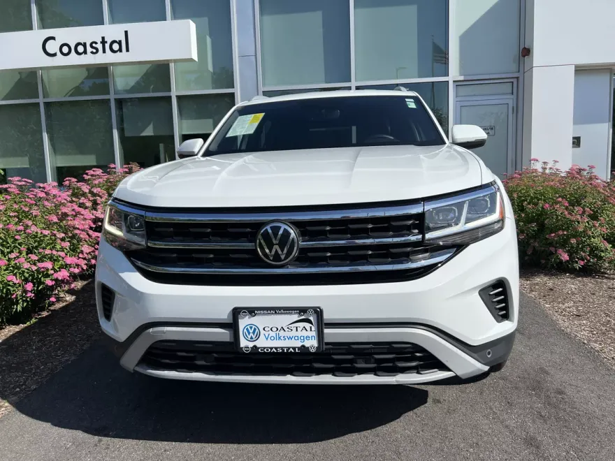 2022 Volkswagen Atlas Cross Sport V6 SE Technology photo 1