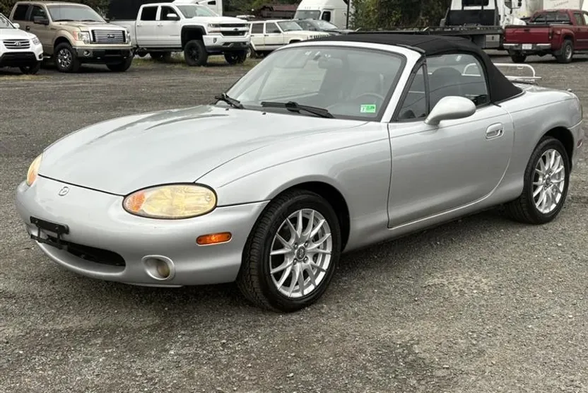 2000 Mazda MX-5 Miata Miata LS photo 1