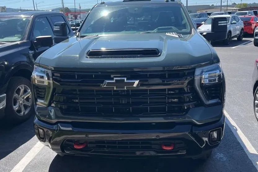 2025 Chevrolet Silverado 2500HD LTZ photo 1