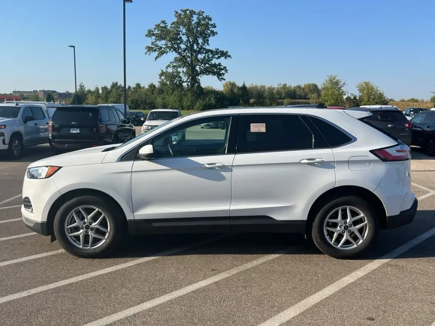 2024 Ford Edge SEL photo 1
