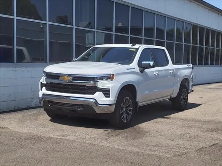 2025 Chevrolet Silverado 1500 LT photo 1