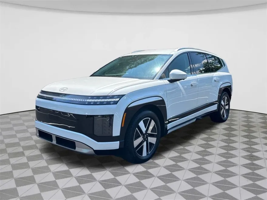 2026 Hyundai Ioniq SEL photo 1