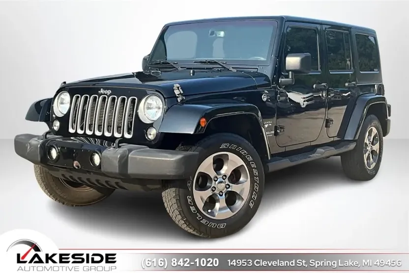 2017 Jeep Wrangler Unlimited Sahara photo 1