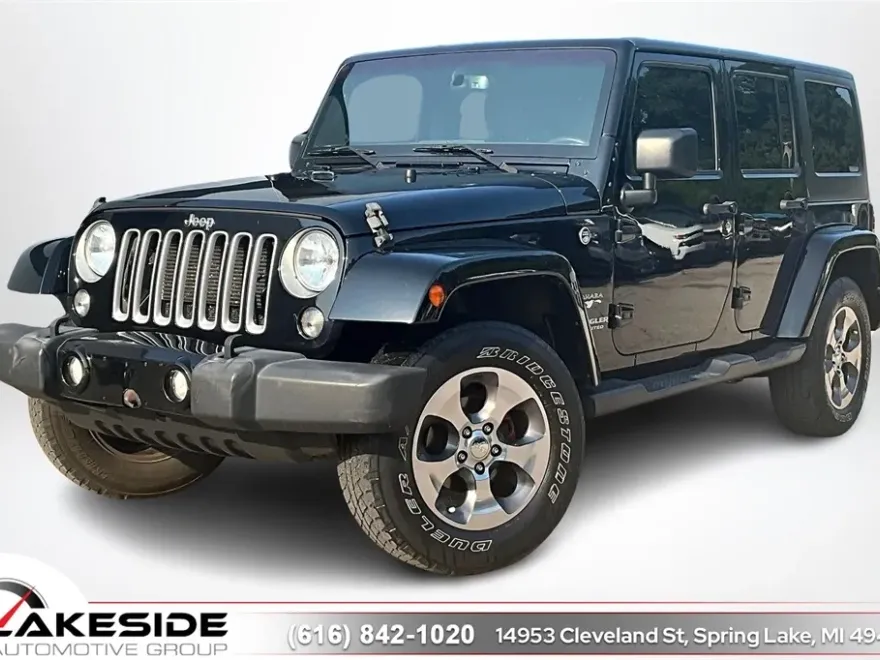 2017 Jeep Wrangler Unlimited Sahara photo 1