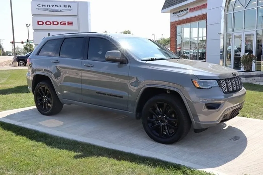 2021 Jeep Grand Cherokee Laredo X photo 1