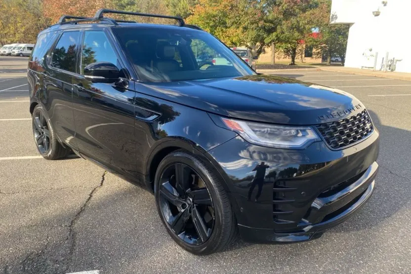 2024 Land Rover Discovery SE photo 1