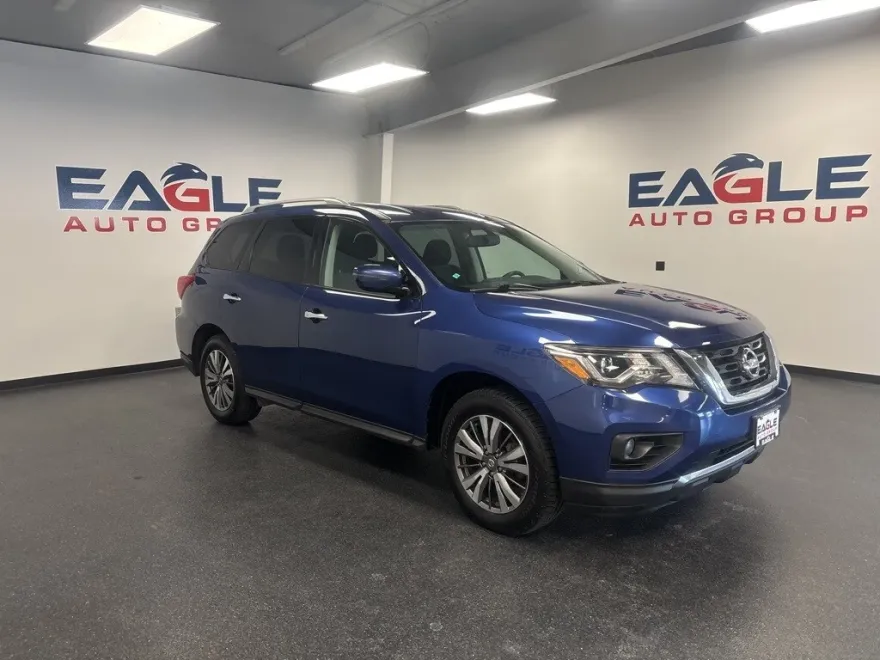 2020 Nissan Pathfinder SV photo 1