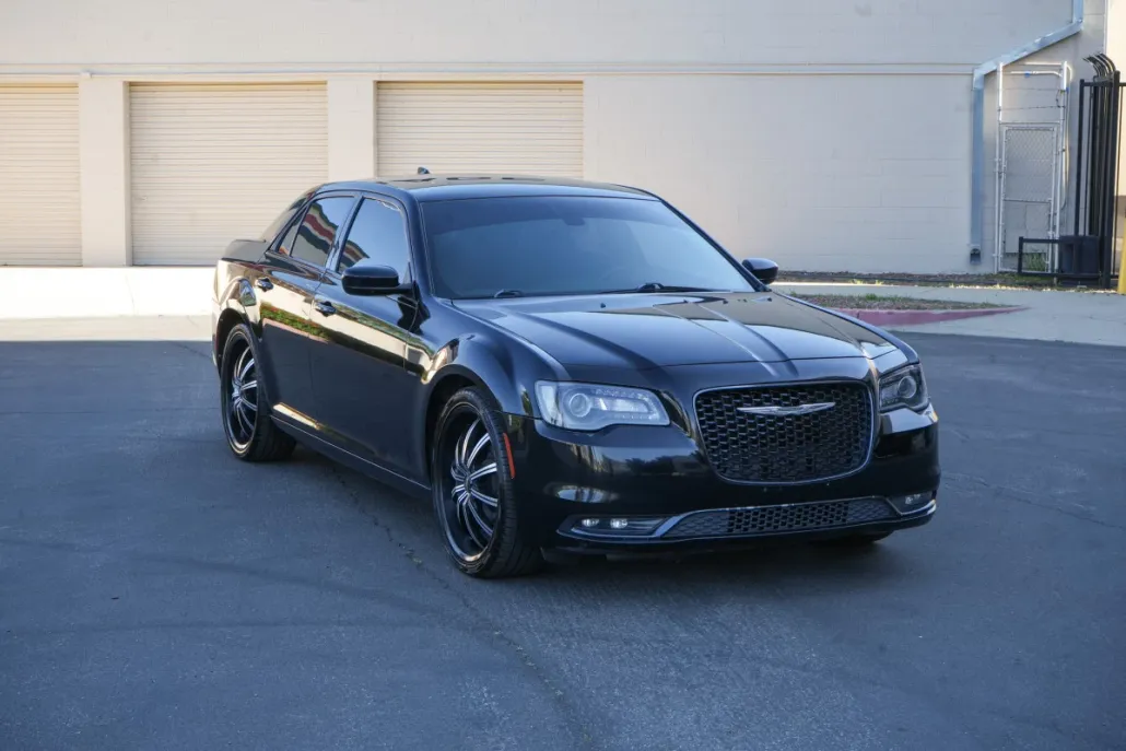 2019 Chrysler 300 S photo 1