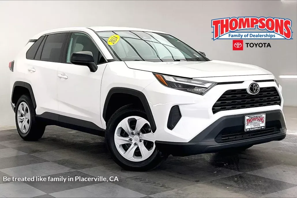 2024 Toyota RAV4 LE photo 1