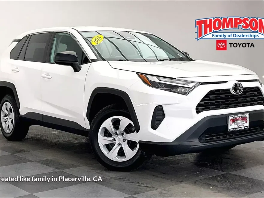 2024 Toyota RAV4 LE photo 1