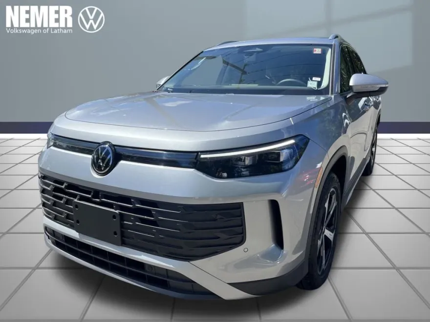 2025 Volkswagen Tiguan SE photo 1