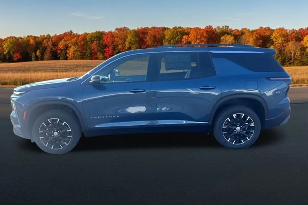 2026 Chevrolet Traverse photo 1