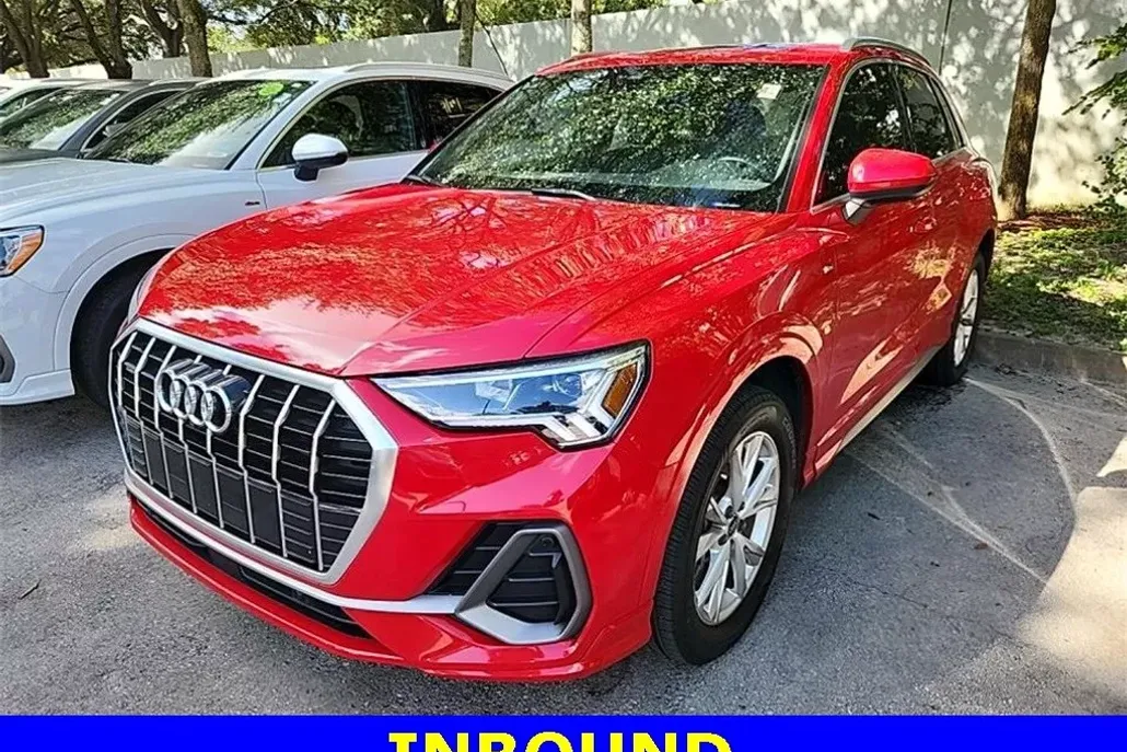 2023 Audi Q3 S line Premium Plus photo 1