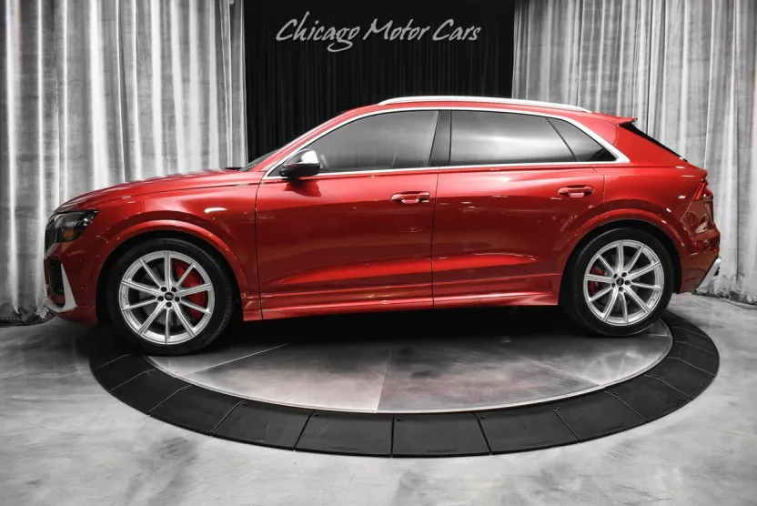 2024 Audi RS Q8 photo 1
