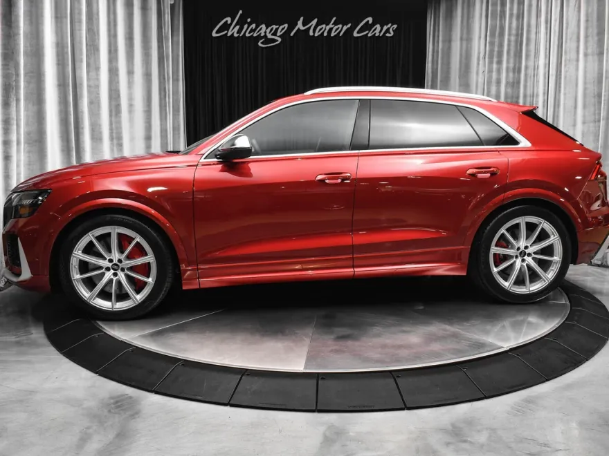2024 Audi RS Q8 photo 1
