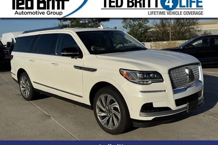 2022 Lincoln Navigator L Reserve photo 1
