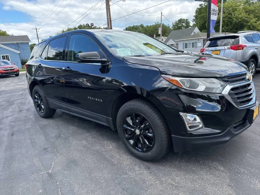 2020 Chevrolet Equinox LT photo 1