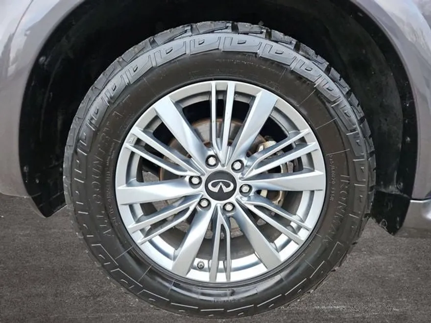 2022 Infiniti QX80 Luxe photo 1