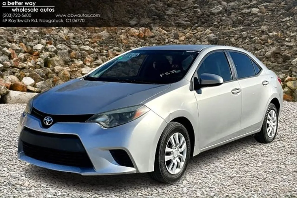2015 Toyota Corolla L photo 1