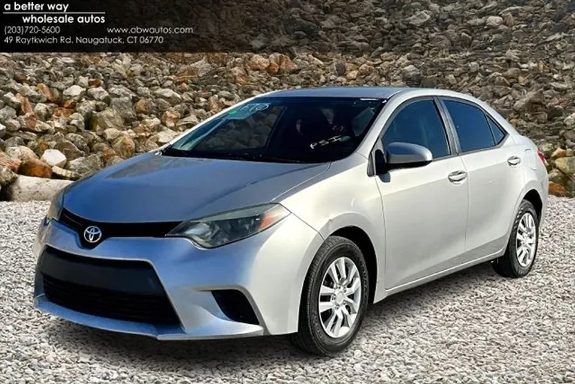 2015 Toyota Corolla L photo 1