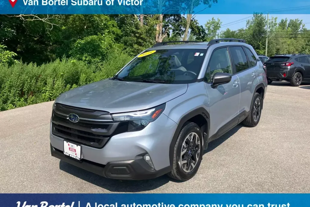 2025 Subaru Forester Premium Base photo 1