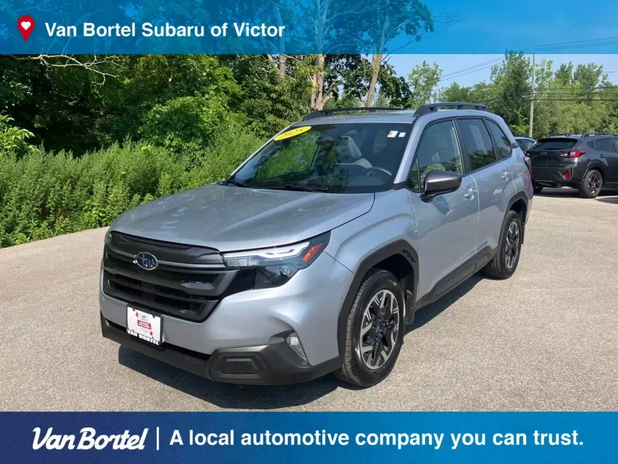 2025 Subaru Forester Premium Base photo 1