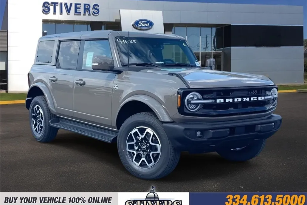 2025 Ford Bronco Outer Banks photo 1