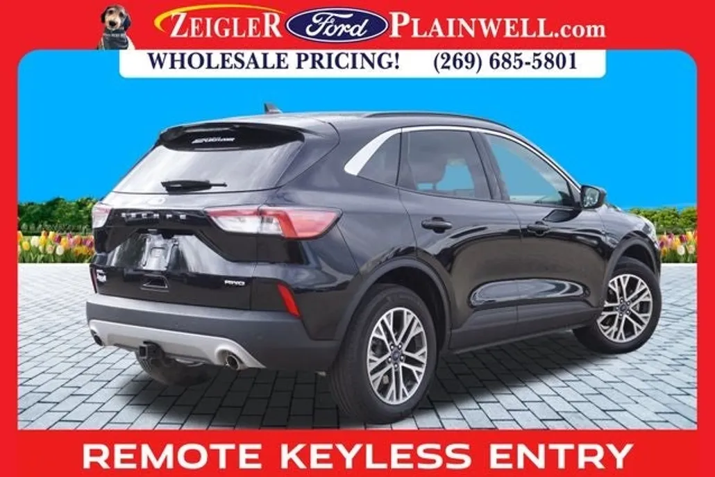 2022 Ford Escape SEL photo 1