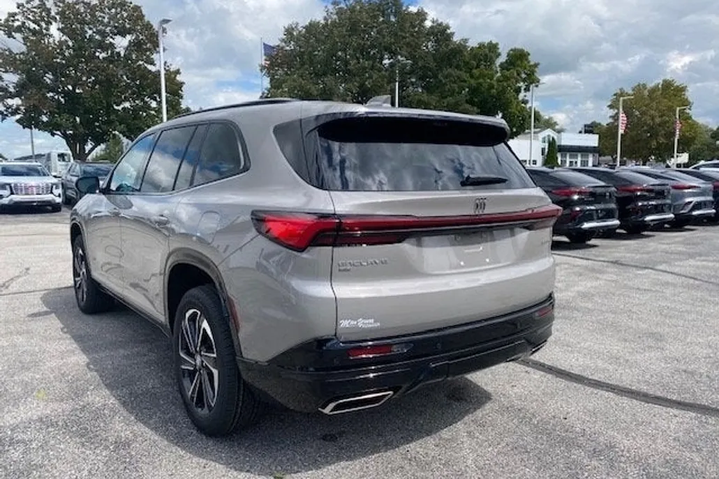 2026 Buick Enclave Sport Touring photo 1