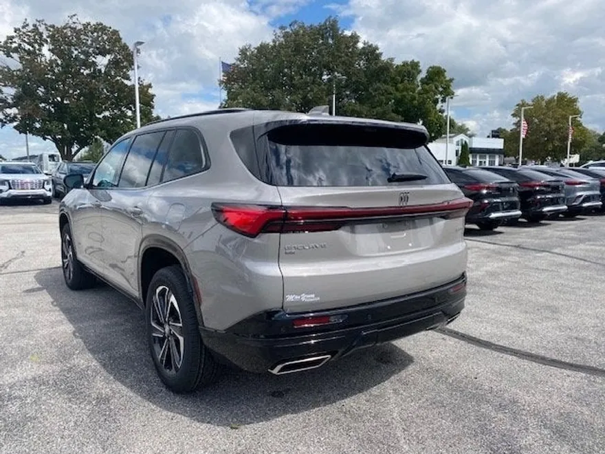 2026 Buick Enclave Sport Touring photo 1