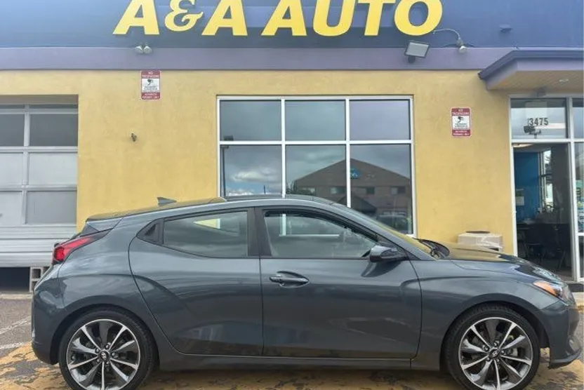 2019 Hyundai Veloster 2.0L Premium photo 1