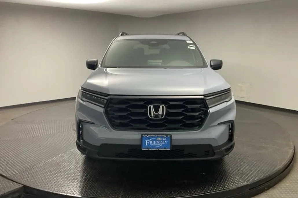 2025 Honda Pilot Sport photo 1