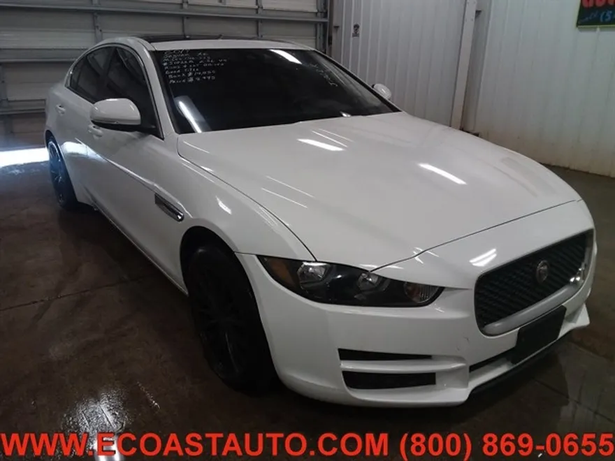 2017 Jaguar XE photo 1
