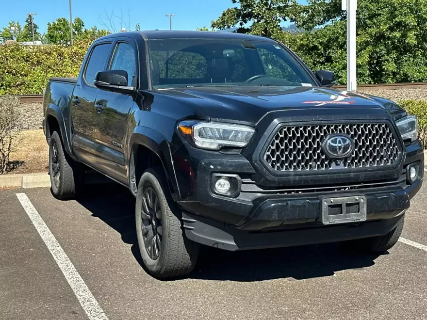 2023 Toyota Tacoma Limited photo 1