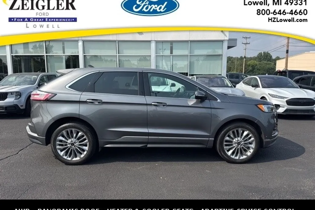 2022 Ford Edge Titanium photo 1