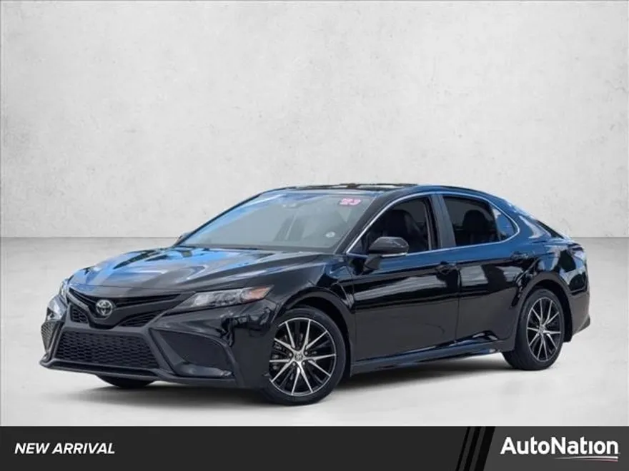 2023 Toyota Camry SE photo 1