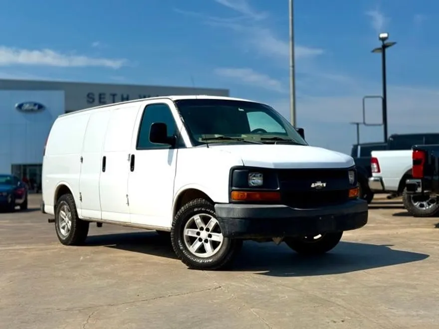2010 Chevrolet Express 1500 Work Van Cargo photo 1