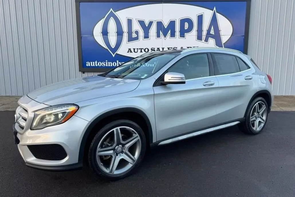 2015 Mercedes Benz GLA 250 4MATIC photo 1