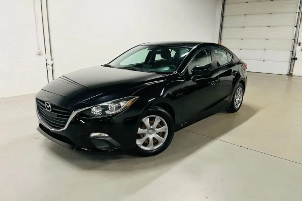 2015 Mazda Mazda3 i Sport Sedan photo 1