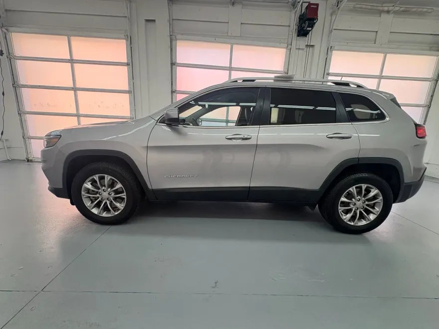 2019 Jeep Cherokee Latitude photo 1