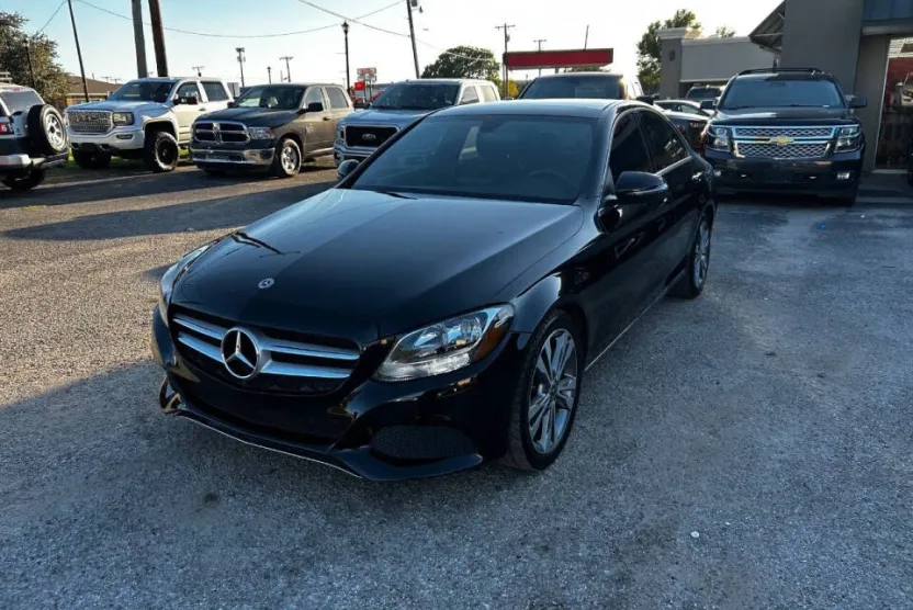 2018 Mercedes Benz C 300 photo 1
