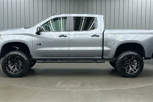 2022 Chevrolet Silverado 1500 LT Trail Boss photo 2