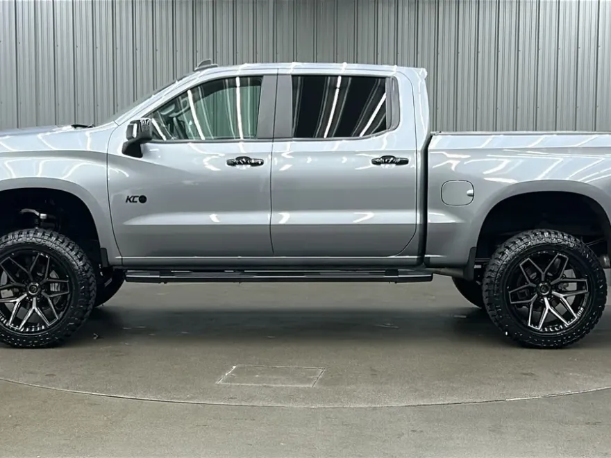 2022 Chevrolet Silverado 1500 LT Trail Boss photo 2