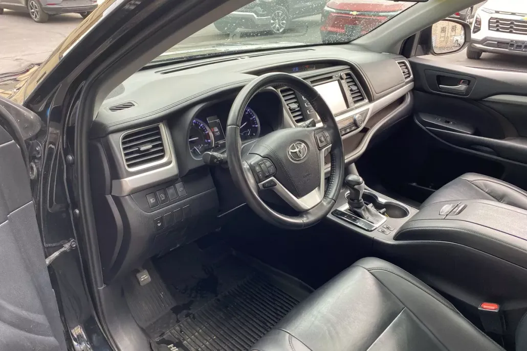 2019 Toyota Highlander SE XLE photo 1