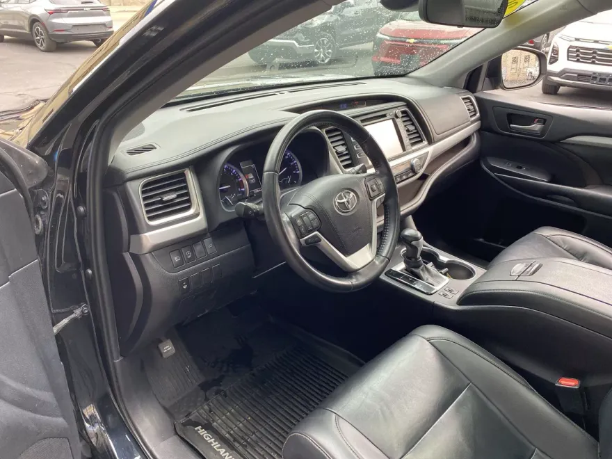 2019 Toyota Highlander SE XLE photo 1