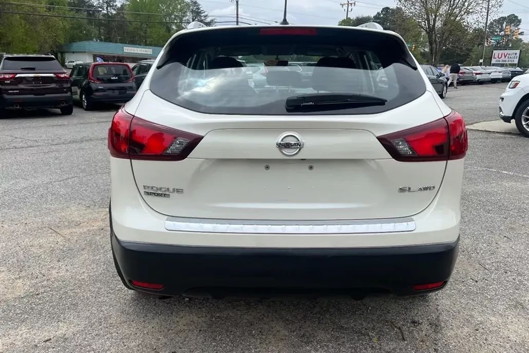 2017 Nissan Rogue Sport SL photo 1