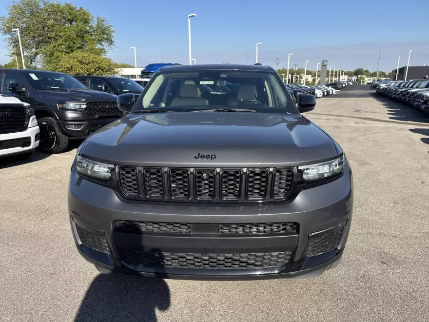2022 Jeep Grand Cherokee Limited photo 1
