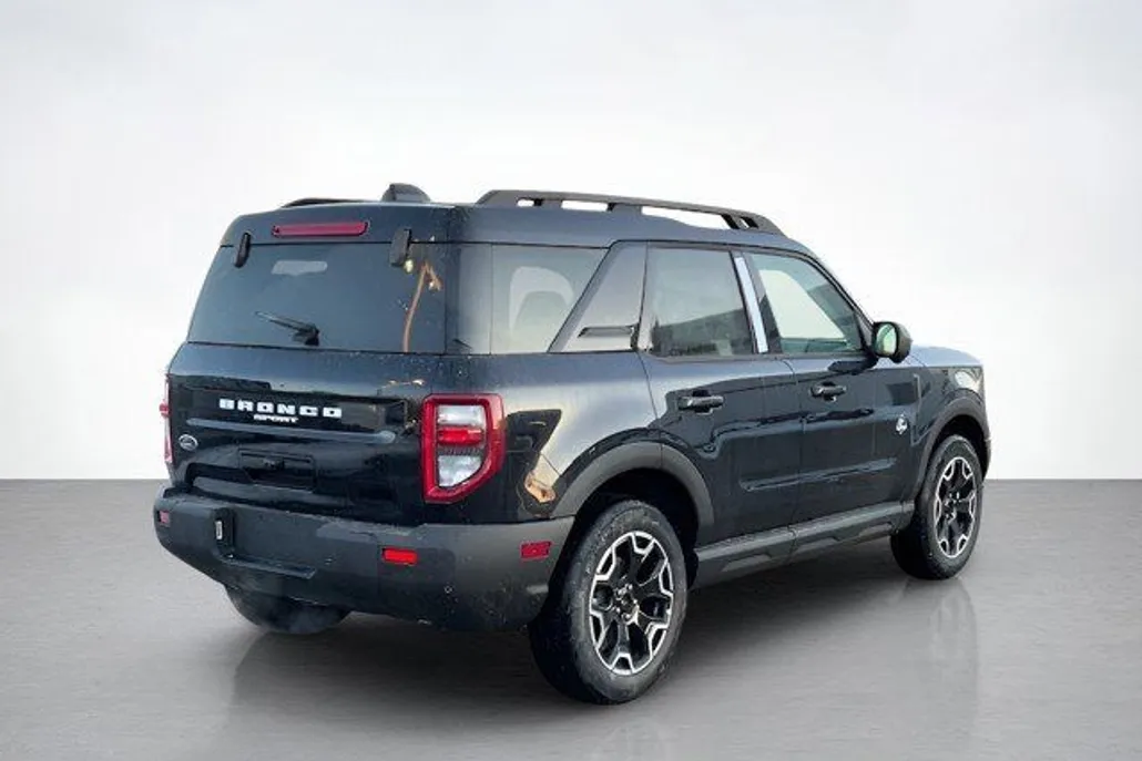 2025 Ford Bronco Sport Outer Banks photo 1