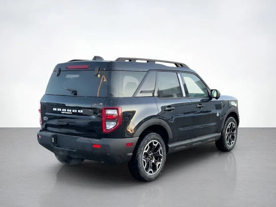 2025 Ford Bronco Sport Outer Banks photo 1