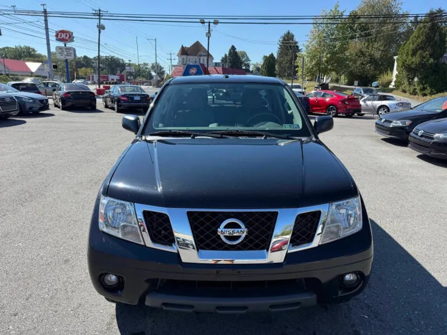 2015 Nissan Frontier SV photo 1